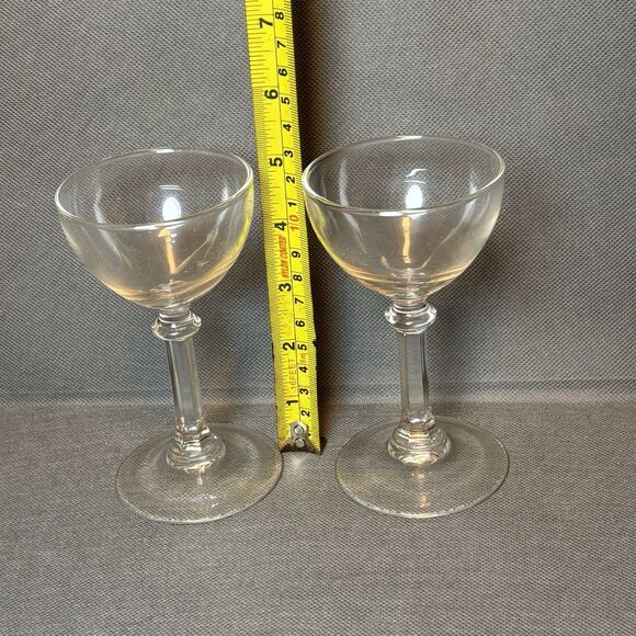 Vintage Coupe Champagne/Cordial Glasses 1940s Art Deco MCM Pressed Glass - Picture 2 of 6